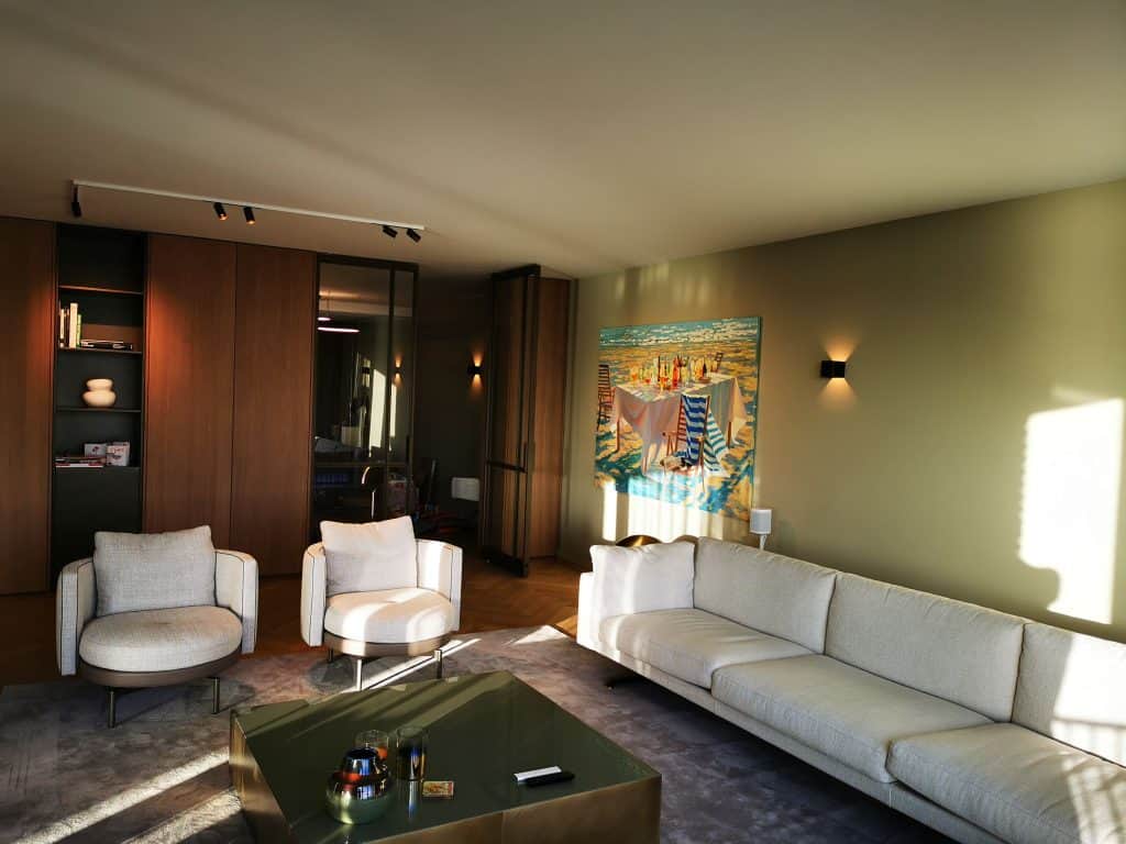 Luxe verlichting, appartement Rotterdam, op maat gemaakte verlichting, unieke armaturen, slimme verlichting, lichtplan, verlichting met tabletbediening, verlichting met sensoren, skyline Rotterdam.